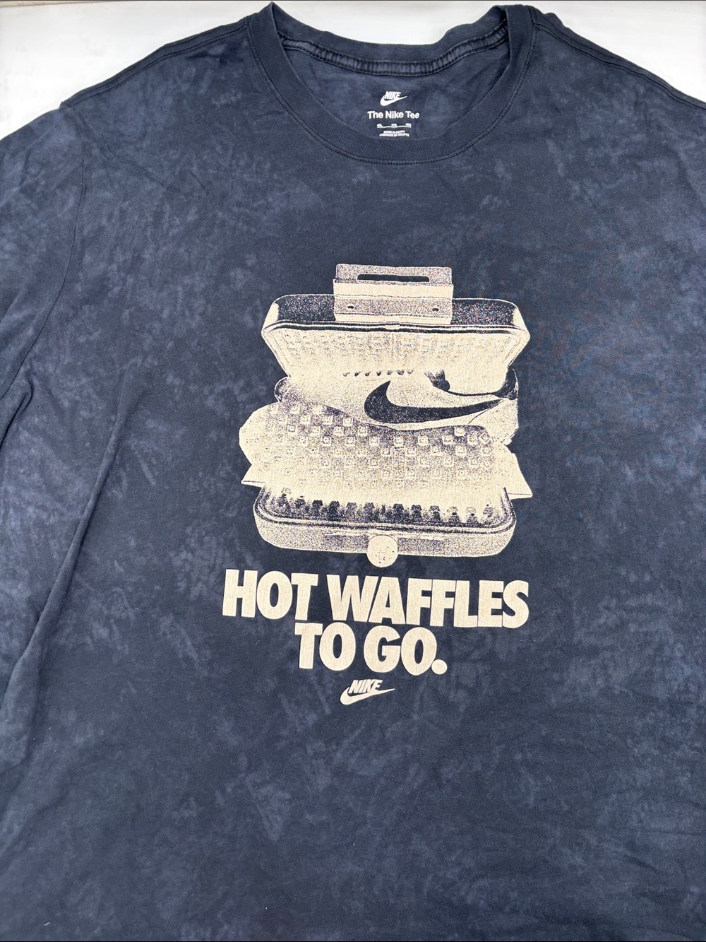 Nike Hot Waffles to Go Graphic Sportswear T-Shirt in Black